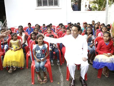 CM Kamal Nath Meet Children Tell Them To Study Madhya Pradesh News