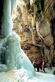 Canyon-Maligne-Incredible-scenery-Wallpapers