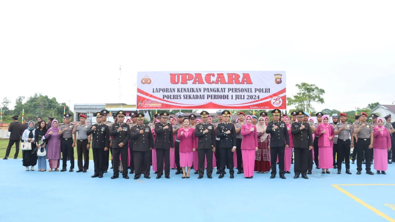 Polres Sekadau Gelar Upacara Kenaikan Pangkat 27 Personel Periode 1 Juli 2024