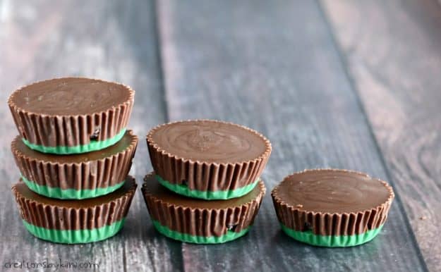 Oreo Chocolate Mint Candies. With just four ingredients, these Chocolate Mint Candies are a cinch to whip up. A perfect candy recipe for Christmas gift giving!