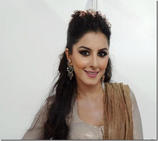 isha_talwar_stylish_photo