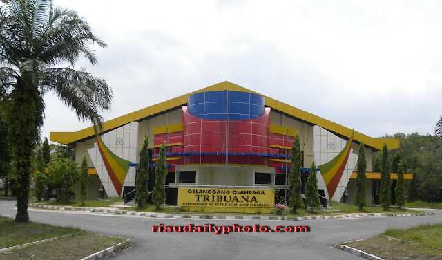 GOR TRIBUANA  RIAU DAILY PHOTO