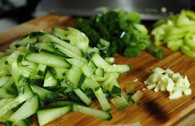Ingrediënten voor Oi Naengguk, Koreaanse Komkommersoep.