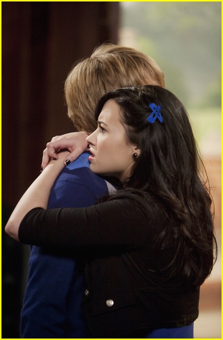 Demi Lovato y Sterling Knight CITA A ESCONDIDA