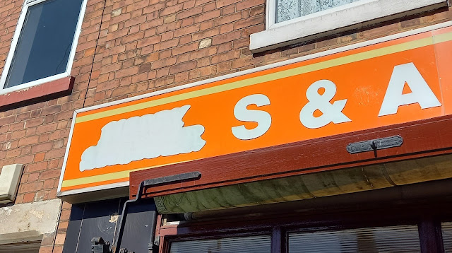 S & A Singh Happy Shopper Supermarket on Sydney Street in Burton-on-Trent (April 2023)