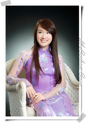 Pe Tin in Ao Dai pictures