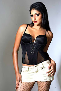 actress hari priya hd hot spicy  boobs n navel pics photos images7