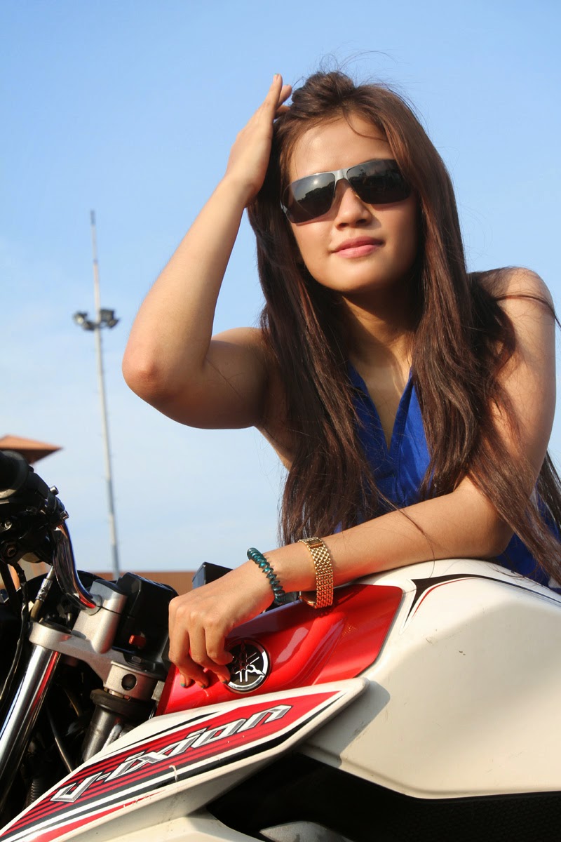 Foto Foto Cewek Cantik Di Ajang Yamaha V Ixion Challenge