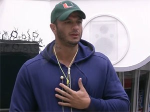 Kléber Bambam deixou a casa do BBB13 na manhã deste sábado