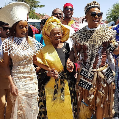  African Traditional Dresses.