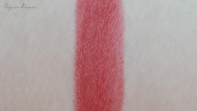 essence longlasting lipstick on the catwalk swatch