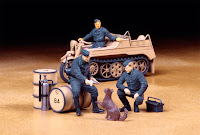 Tamiya 1/48 GERMAN AIRCRAFT POWER SUPPLY UNIT w/LUFTWAFFE CREW (89768) Color Guide & Paint Conversion Chart　