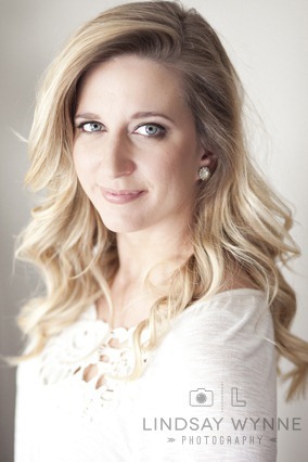 laura wyatt designs blogger beauty portraits by lindsay wynne photography_0327logo