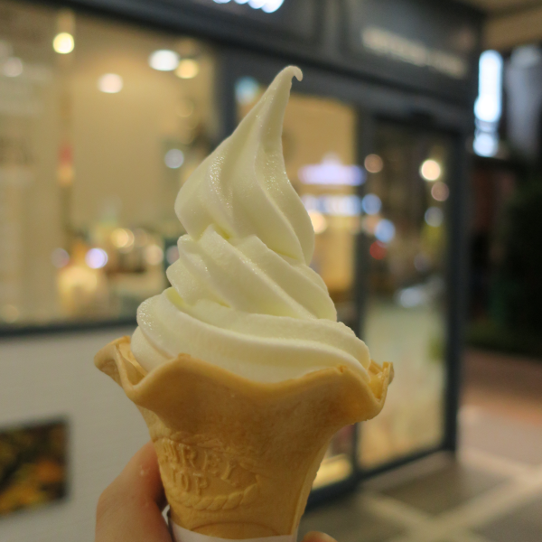 【チョコ＆ナッツ／東京都：新橋】オリジナルソフトクリーム：350円