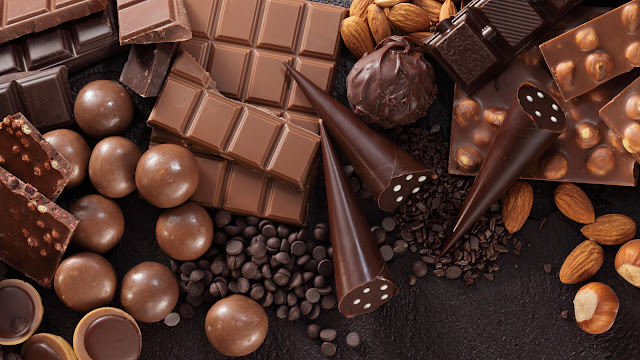 The benefits of dark chocolate, one of which is maintaining health to skin care