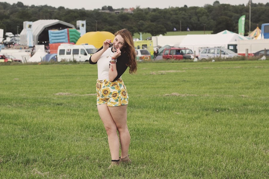 it's cohen - uk style blog: brownstock music festival 2013, american apparel sunflower shorts