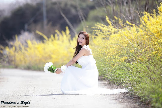 Ju Da Ha Pretty in White Dress