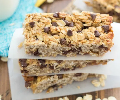 Banana Chocolate Chip Granola Bars #dessert #chip #chocolate #banana #easy