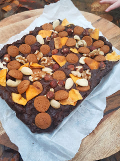 Recept: rocky road fudge met kruidnoten, mango en noten