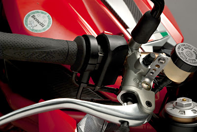 2010 Benelli TNT R160 Image