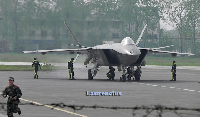 Pesawat_Jet_J-20_Might_Dragon_Pesawat_Jet_siluman_China_6