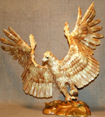 Amazing wood carved sculptures Seen On lolpicturegallery.blogspot.com