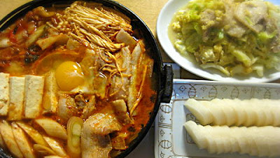 今日の晩ご飯　豚バラ鍋と炒め物＋お新香