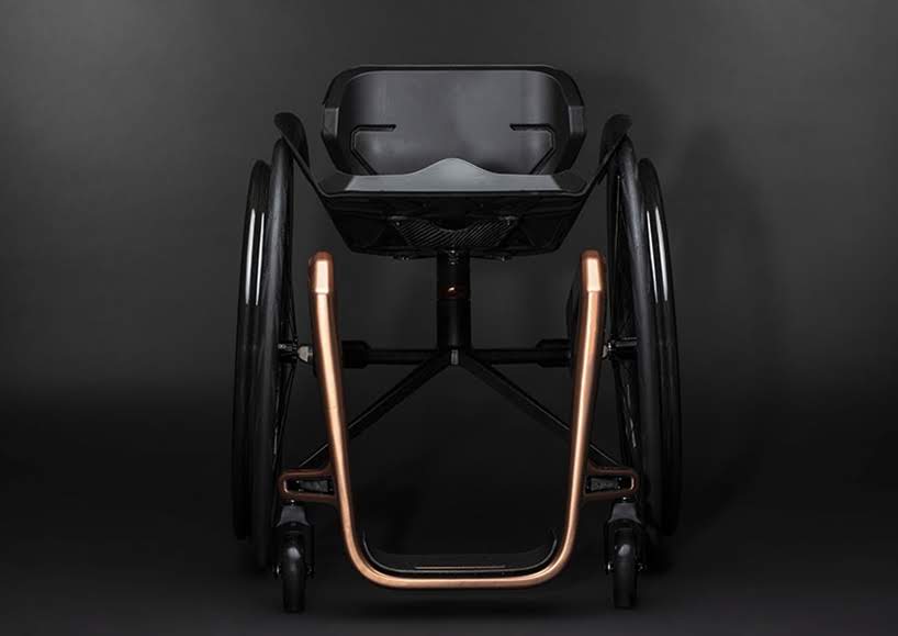 Esta silla de ruedas utiliza grafeno para hacerla la más ligera del mundo