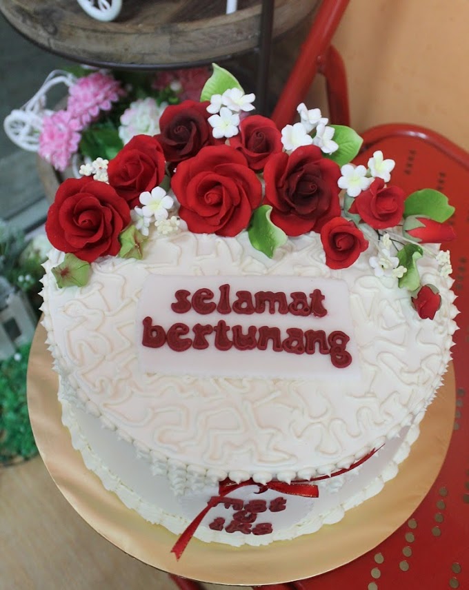 Kek Hantaran Merah Hati