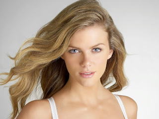 Brooklyn Decker Wallpapers Free Download