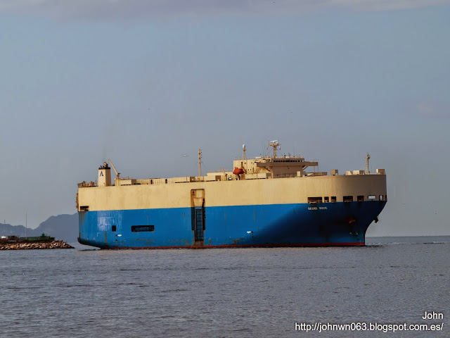 fotos de barcos, imagenes de barcos, Ro-Ro, grand race, vehicles carrier, bouzas, vigo