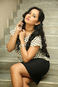 ishika singh glamorous photos-thumbnail-35