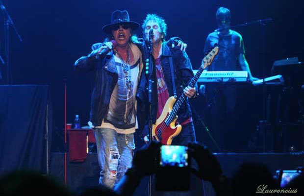 Foto-konser-Guns-N' Roses-di-Meis-Ancol_3