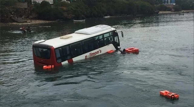 Pollman's bus fell into the Indian Ocean at the Likoni  photo