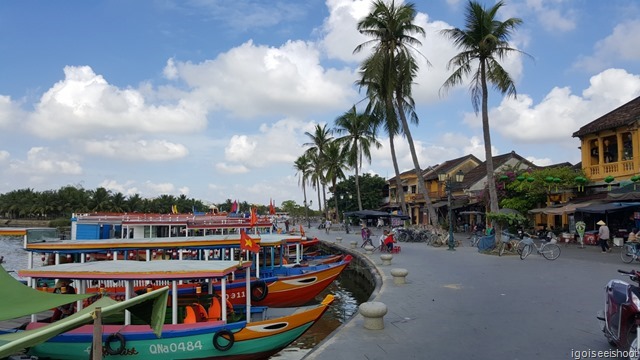 The Hoi An wet market is located by the river. This is where we board a boat to take us to Thuan Tinh Island.