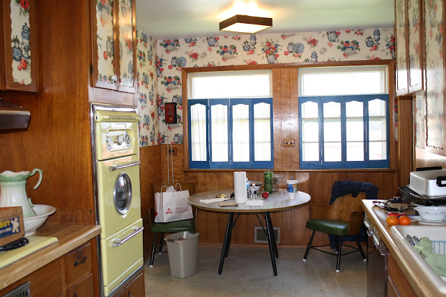 vintage 1968 kitchen