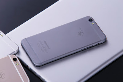 5 Smartphone Android ini Meliki Desain Yang Serupa Iphone | Apple, Gak bisa dipungkiri, iPhone memang adalah ponsel pintar paling diminati abad ini. Meski mahal harganya, gak jarang banyak orang rela menguras dompet dan celengan untuk bisa menjadi pemilik ponsel pintar buatan Apple tersebut.  Nah, buat kamu yang budgetnya pas-pasan gak perlu sedih. Meski gak bisa beli iPhone kamu bisa beli ponsel pintar yang secara desain mirip banget tapi harganya murah. Ponsel pintar apa saja yang dimaksud? Simak yuk langsung daftarnya di bawah ini.