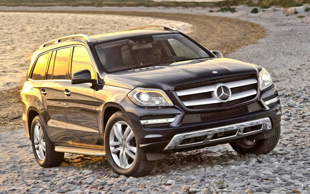 2013 Mercedes Benz GL450 Widescreen Wallpaper