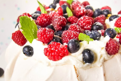 Pavlova Przepis / Beza Pavlova Przepisy Na Widelcu : 2 · najlepsza beza pawłowej czyli najpopularniejszy na świecie bezowy tort pavlova z bitą śmietaną, truskawkami, kiwi i jagodami.