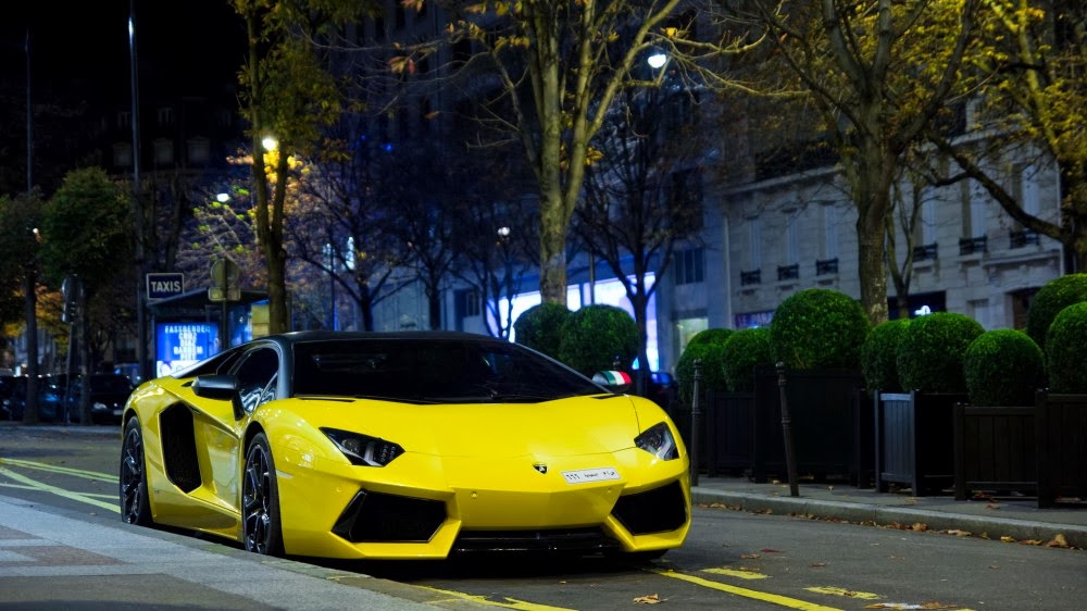 4K-Wallpaper: Yellow Lamborghini