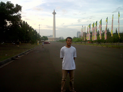 Capek Seharian Mengikuti Traning Yuk Kita Jalan Jalan Ke Monas