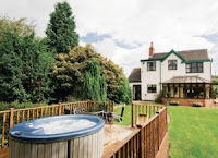 Find Cottages with Hot Tubs in the Peak District