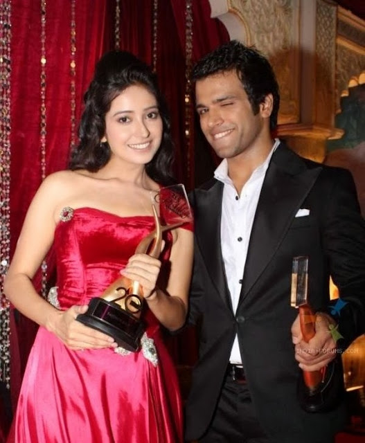 Rithvik Dhanjani & Asha Negi Couple HD Wallpapers Free Download