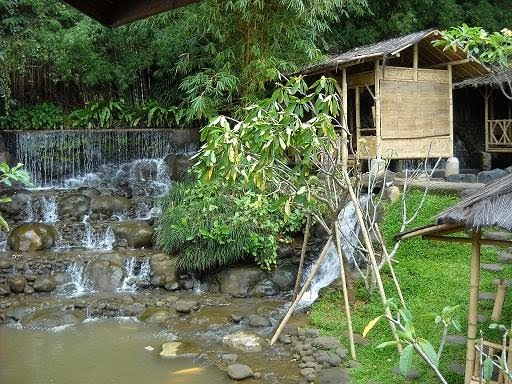 Mandi Matahari Restoran Gurih 7 Bogor