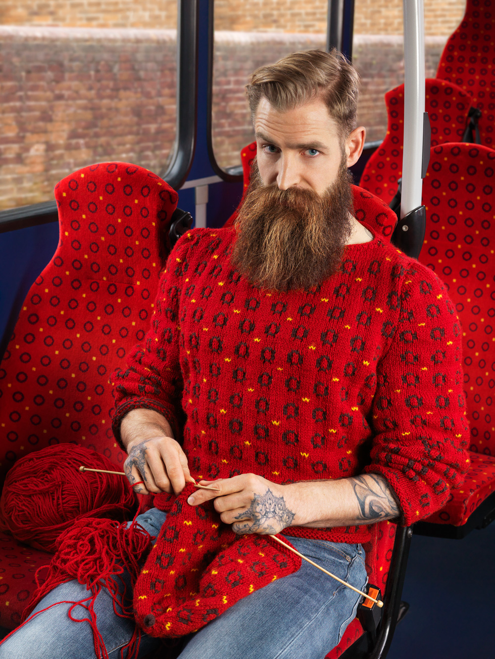 Fotograf Joseph Ford und seine optische Illusions Serie 'Invisible Jumpers' bzw. Knitted Camouflage