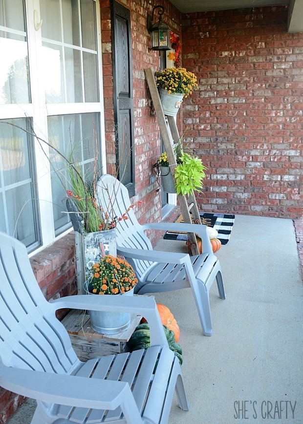 fall front porch, vintage finds, mums, red brick home