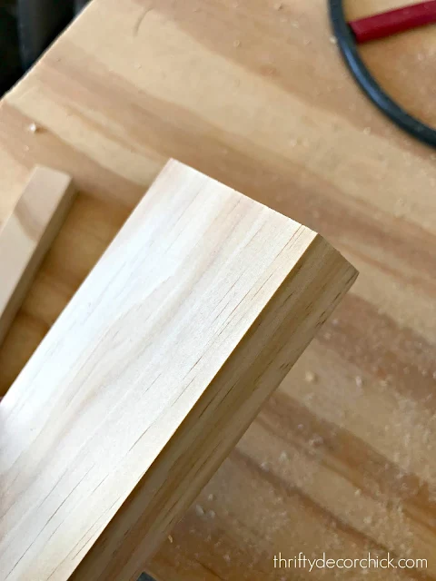 select pine trim piece, no knots