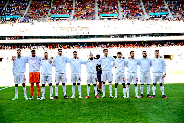 📸SELECCIÓN DE ESPAÑA 📆23 junio 2021 ➡️Sergio Busquets, Unai Simón, César Azpilicueta, Aymeric Laporte, Eric García, Jordi Alba, Álvaro Morata, Pedri, Pablo Sarabia, Koke, Gerard Moreno. SELECCIÓN DE ESLOVAQUIA 0 🆚 SELECCIÓN DE ESPAÑA 5 Miércoles 23/06/2021, 18:00 horas. Eurocopa 2020, XVI edición, fase de grupos, Grupo E, jornada 3. Sevilla, España, estadio de La Cartuja: 11.204 espectadores (aforo restringido). GOLES: ⚽0-1: 29’, Dúbravka, en propia puerta. ⚽0-2: 45+3’, Laporte. ⚽0-3: 55’, Sarabia. ⚽0-4: 66’, Ferran Torres. ⚽0-5: 71’, Kucka, en propia puerta.