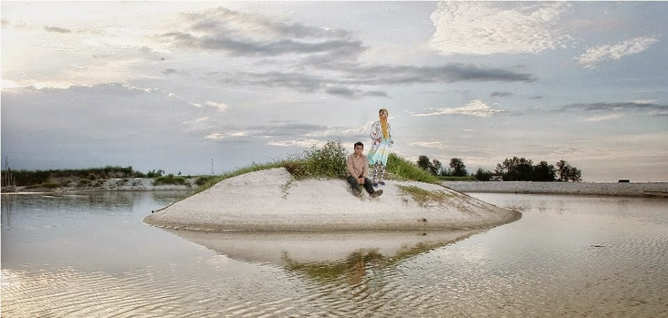 Gaya Foto Prewedding Outdoor Pantai Keren