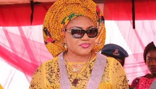 https://www.africanbase.com.ng/2022/05/former-anambra-state-first-lady-picks-apga-senatorial-ticket.html